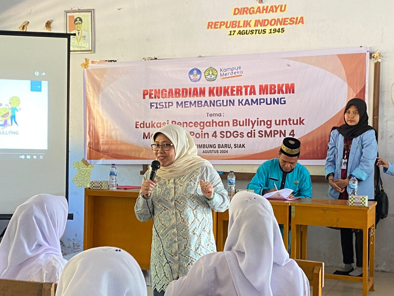 Mahasiswa Kukerta FISIP Unri Gelar  Sosialisasi Anti Bullying di SMPN 4 Dayun