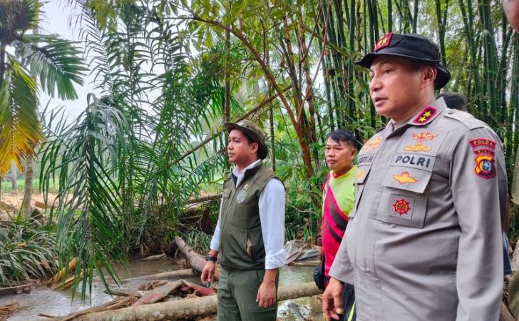390 Personel Polda Riau Dikerahkan Evakuasi Korban Banjir Di Agam