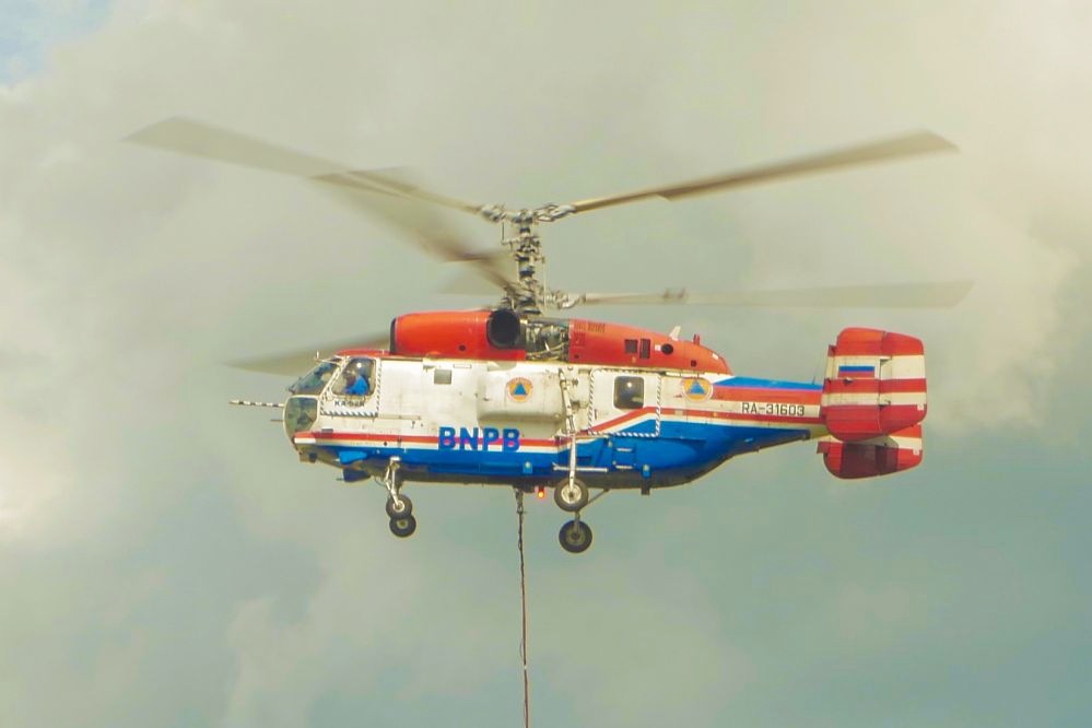 BNPB Tarik Bantuan 4 Helikopter Water Bombing untuk Penanganan Karhutla Riau
