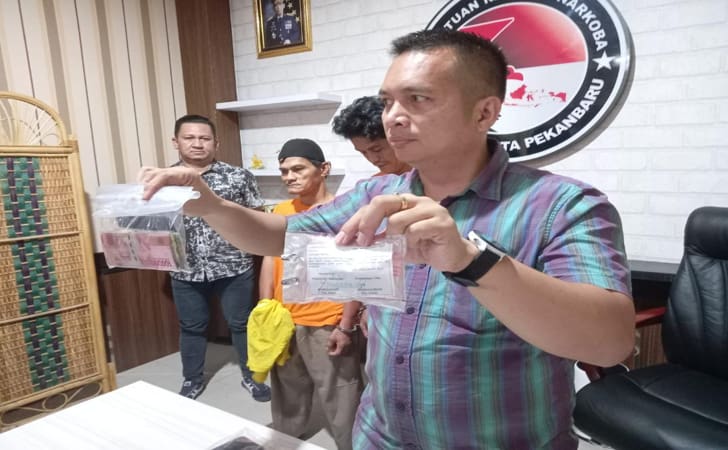 Jual Paket Sabu, 2 Kurir Dibekuk Polresta Pekanbaru