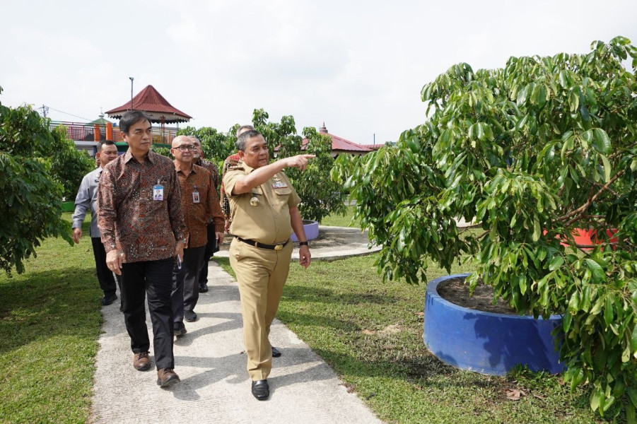 Akhir Jabatan Sebagai Gubri, Edy Natar Resmikan Taman Gembira Durillengkeng