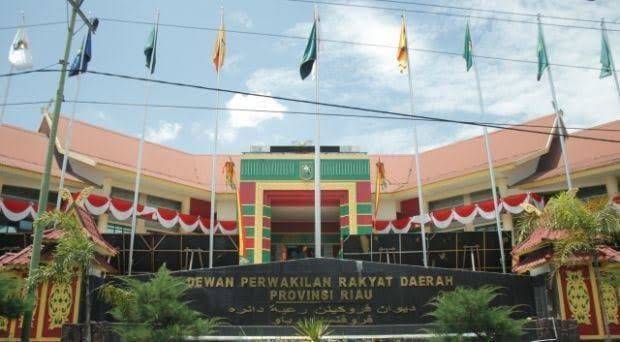 Ketua DPRD Kabupaten Bikin Perebutan 65 Kursi DPRD Riau Makin Sengit