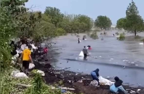 Dihantam Cuaca Buruk, KLM Prima Setia Kandas dan Terbelah di Perairan Tenggayun Bengkalis