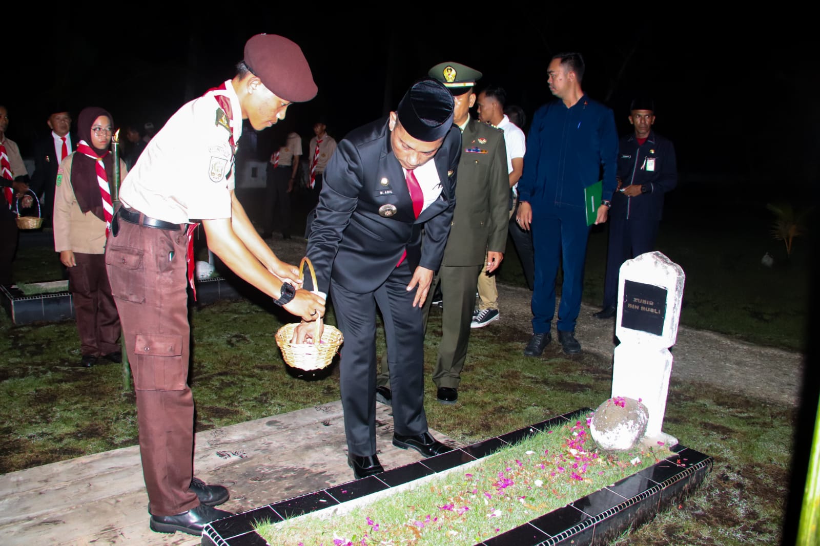 Apel Kehormatan dan Renungan Suci di Makam Pahlawan Selatpanjang Berlangsung Khidmat