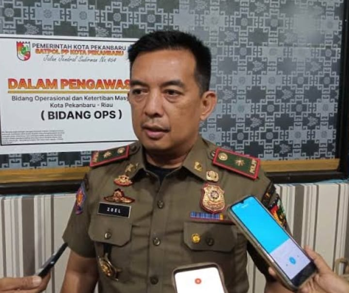Jalan Sudirman Pekanbaru Bebas Tiang Reklame, Satpol PP Tuntaskan Penertiban