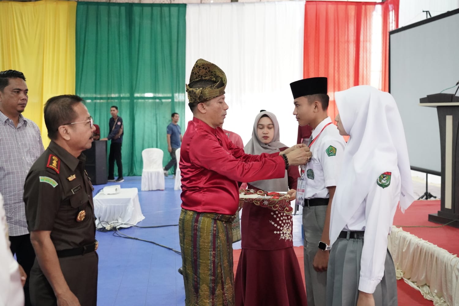 Sosialisasi Bantuan Pendidikan dan Kedokteran di Meranti Resmi di Buka Bupati Meranti H.M Adil.