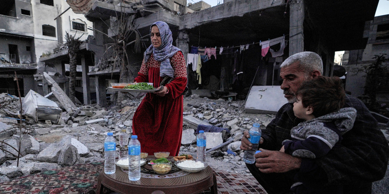 Israel Bunuh 67 Warga Palestina di Hari Pertama Ramadan