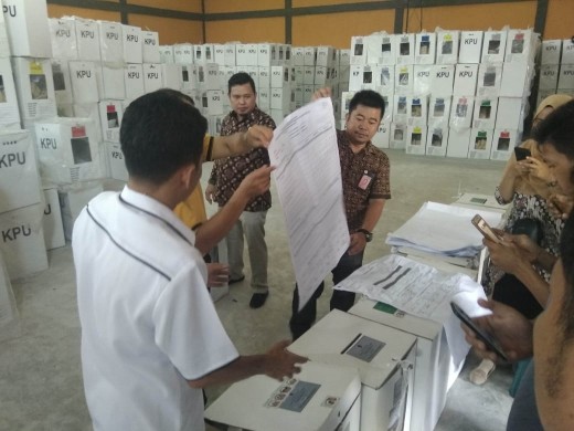 KPU Bengkalis Buka Lima Kotak Suara Hadapi Gugatan di MK