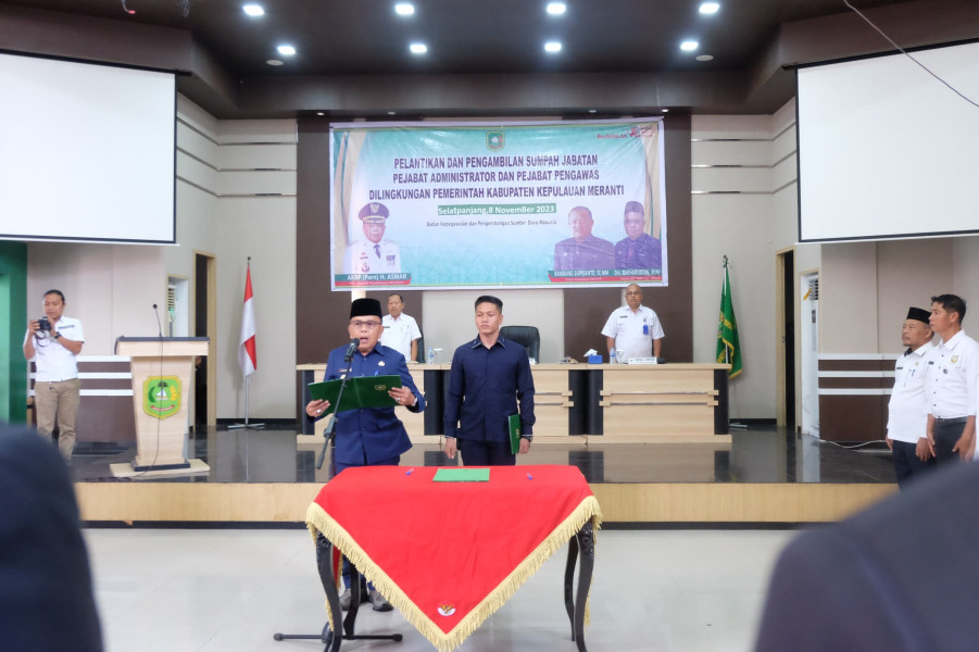 Plt Bupati Asmar Lantik 9 Pejabat Administrator dan Pengawas