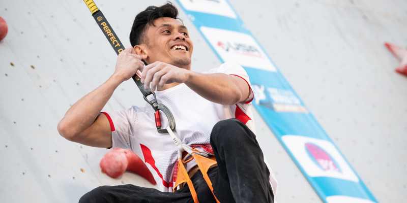 Atlet Panjat Tebing Veddriq Leonardo Sumbang Emas Pertama