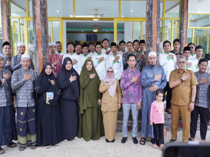 Wakil Bupati Kampar Resmikan Klinik Madani Di Pesantren Ma’had Tahfidz Tafaqquh Siak Hulu