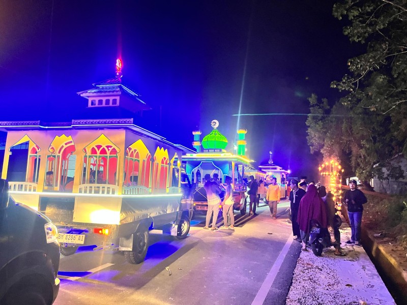 Festival Miniatur Masjid dan Lampu Colok Hiasi Keindahan Pawai Takbir yang Digelar Koppsa-M