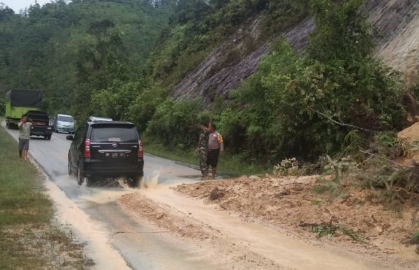 PUPR Provinsi Riau Siagakan Alat Berat untuk Antisipasi Bencana Longsor