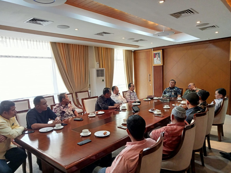 Sekda Riau SF Hariyanto:  Beberapa BUMD Riau tak Becus