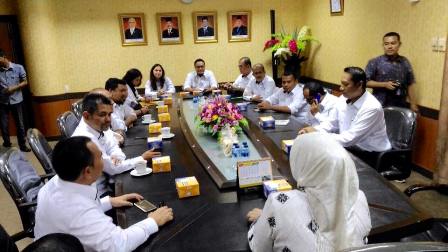 SPS Audiensi Dengan Ketua DPRD Riau Sekaligus Menyampaikan Rencana Rakor 9 Maret