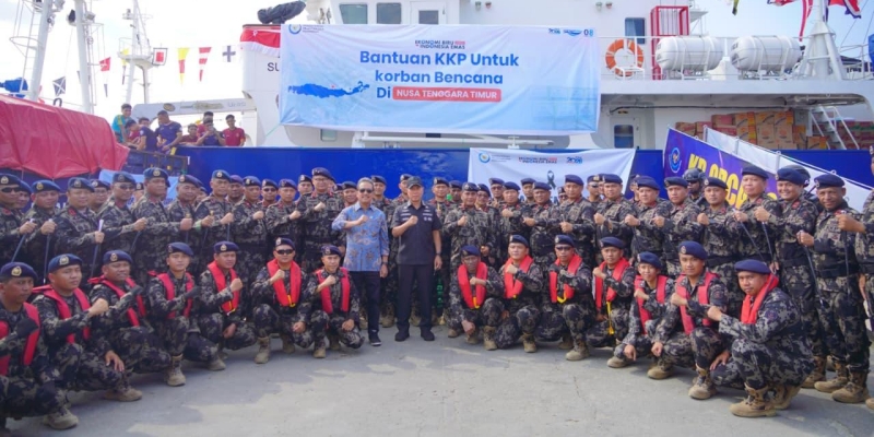 KKP Kerahkan Kapal Pengawas Perikanan Angkut Bantuan ke NTT