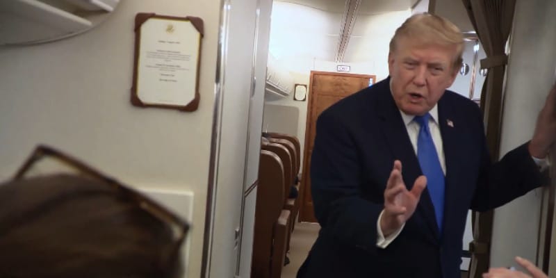 Trump Batalkan Serangan ke Iran usai Diminta Arab Saudi, UEA, dan Teheran
