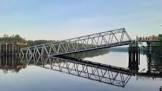 Gubri Syamsuar Tinjau Jembatan Roboh Selat Akar di Meranti, Janji Dibangun Tahun Depan