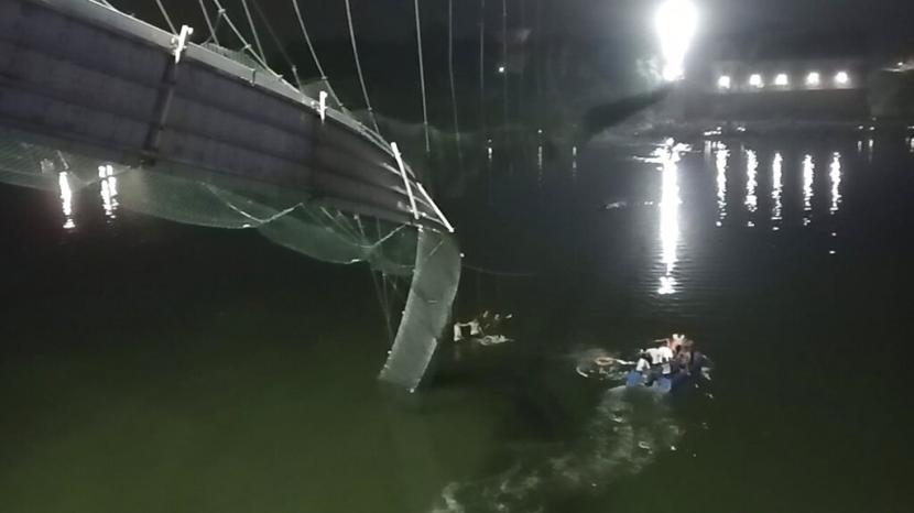 68 Orang Meninggal dalam Musibah Jembatan Gantung Roboh di India