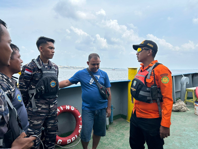 ABK Kapal KM MI 01 yang terjatuh di Perairan Selat Air Hitam sedang dicari Tim SAR Gabungan