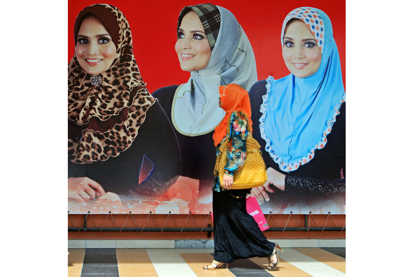 Bolehkah Wanita Karier Berdandan, Apa Batasannya Menurut Syariat Islam?