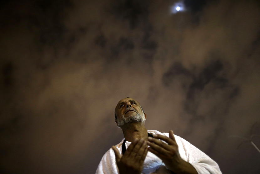 Haji, Surga, dan Ibadah Sosial