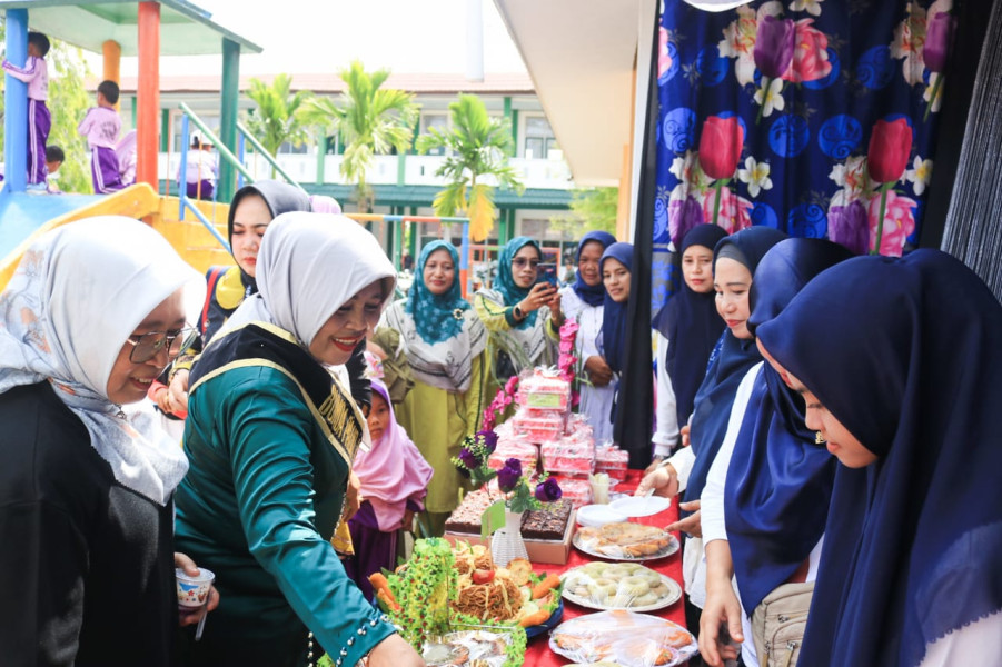 Bunda PAUD Hj. Ismiatun Hadiri Milad ke-19 TK Negeri Pembina Selatpanjang