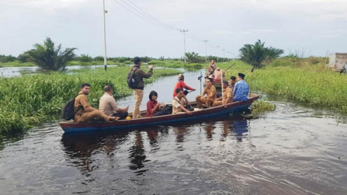 Siswa Terancam Ujian Sekolah di Tengah Kepungan Banjir