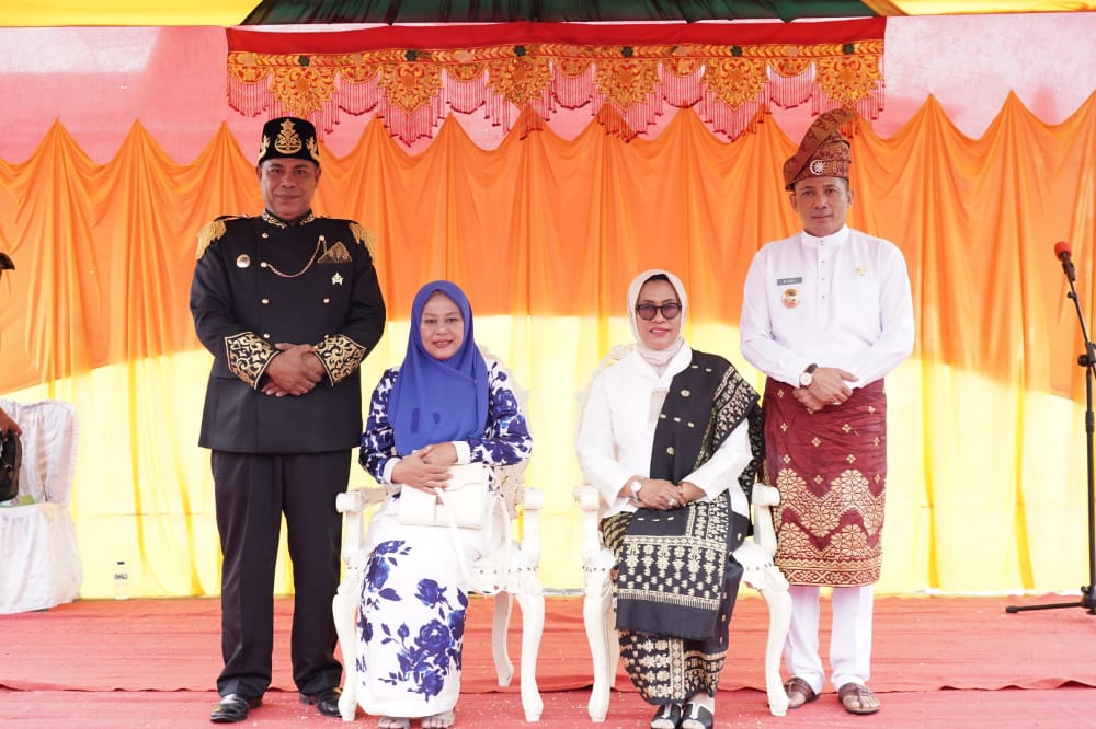 Bupati Meranti HM Adil Diberi Gelar 
