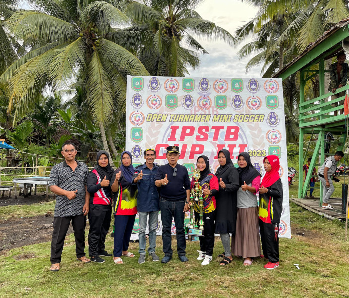 Tutup Mini Soccer IPSTB, Plt Bupati Asmar Beri Bonus