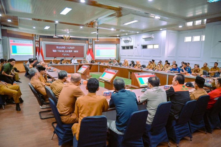 Kumpulkan Kepala OPD, Camat, Lurah, dan Perangkat Lainnya, Wako Paisal Berikan Instruksi Dalam Penanggulangan Karhutla di Kota Dumai