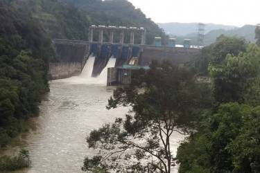 PLTA Koto Panjang kembali Tambah Bukaan Pintu Waduk 5x40 Cm