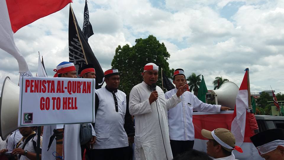 Demo 4 November di Pekanbaru Berjalan Tertib, Diakhiri Doa Bersama Polisi