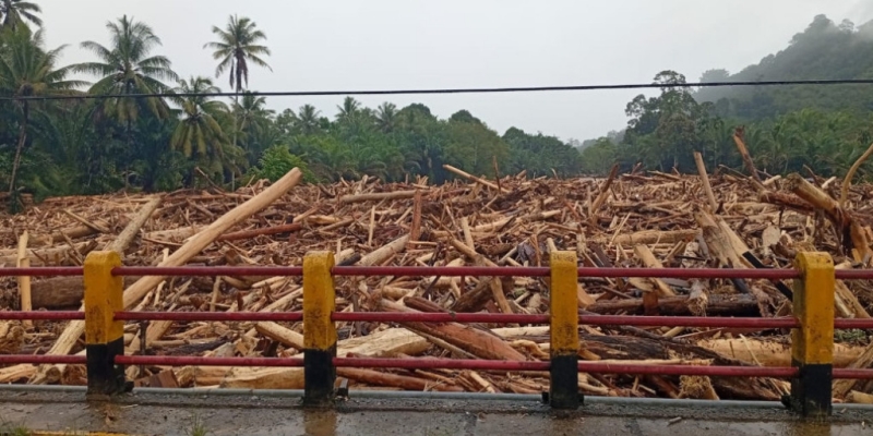 Duka Banjir di Sumatera Bercampur Amarah
