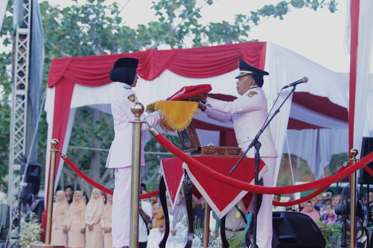 Wabup Meranti  H. Asmar Inspektur Upacara Penurunan Bendera HUT RI Ke-77 Tahun 2022 