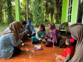 Mahasiswa KUKERTA Universitas Riau sosialisikan pembuatan sabun berbahan minyak kelapa