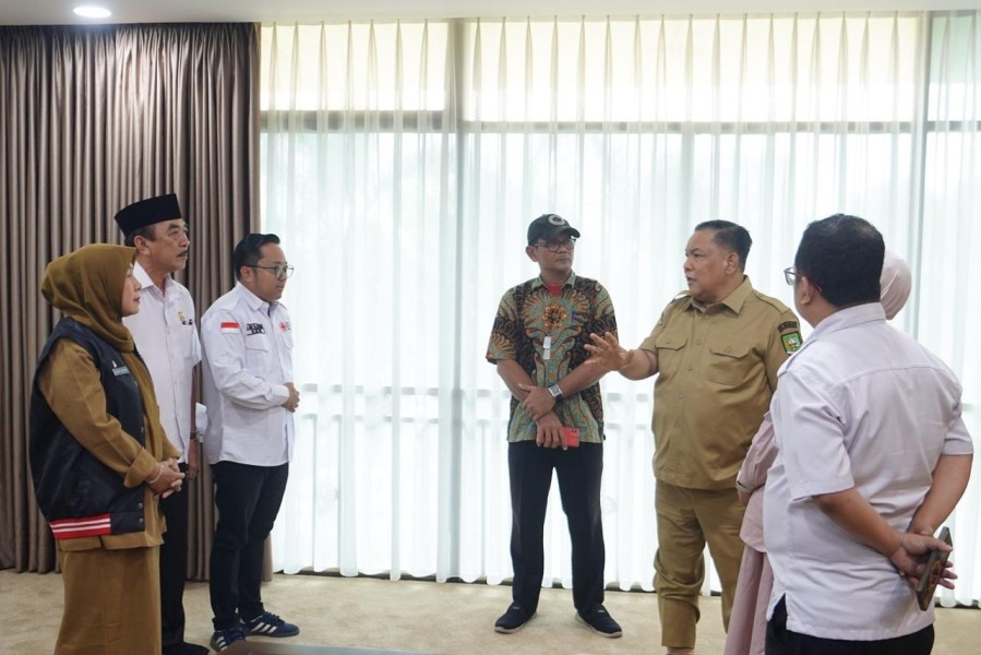 SF Hariyanto Dorong PMI Riau Kembangkan Bank Darah