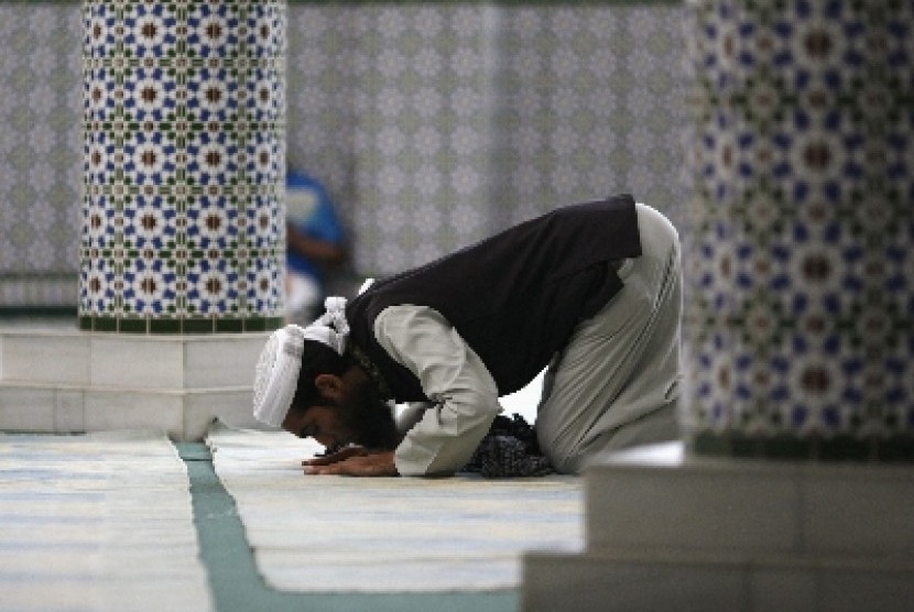 Sholat Khusyuk Datangkan Manfaat Kesehatan untuk Muslim