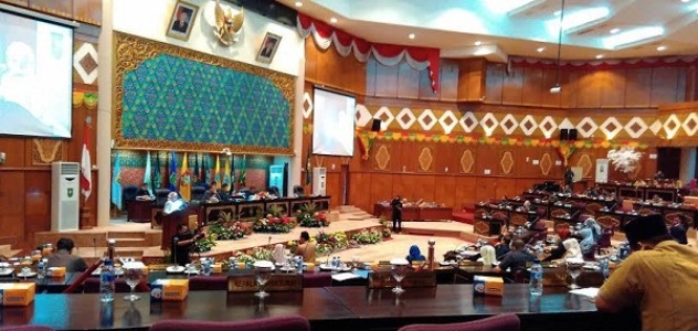 Paripurna Memanas, Dewan Soroti Dugaan Korupsi Pembayaran Hutang Eskalasi Oleh Gubernur Riau