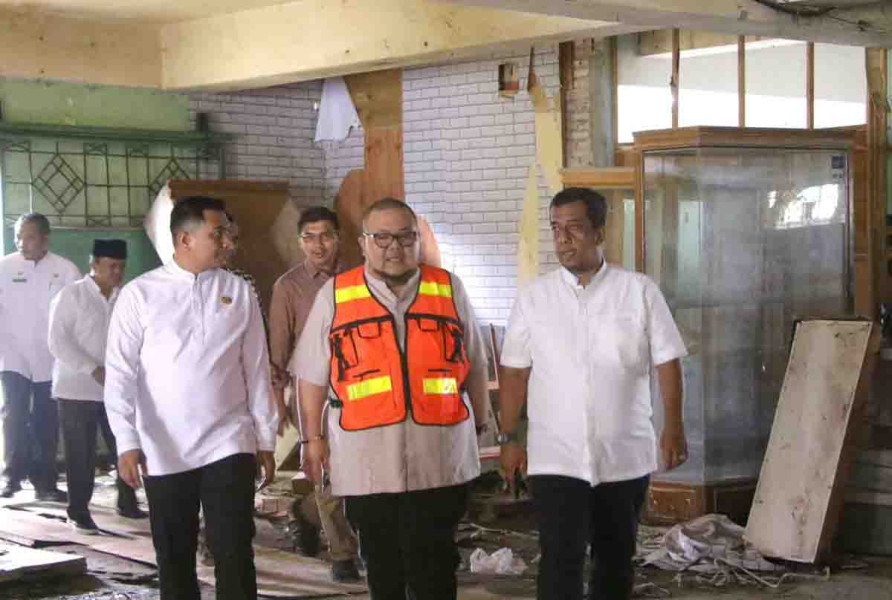 Pj Wali Kota Pekanbaru Roni Rakhmat Klarifikasi Proyek Renovasi Pasar Bawah, Target Selesai 2025
