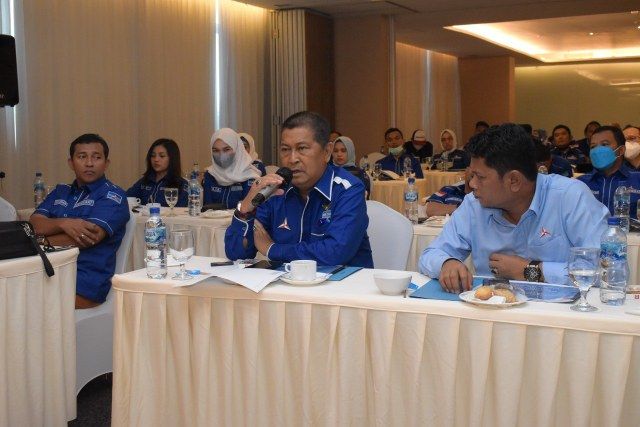 Wabup Inhil Syamsuddin Uti Jagokan Agung Nugroho Maju Pilgubri 2024