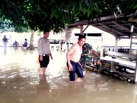 Puluhan Rumah Di Desa Buluhcina Siak Hulu-Kampar Terendam Banjir