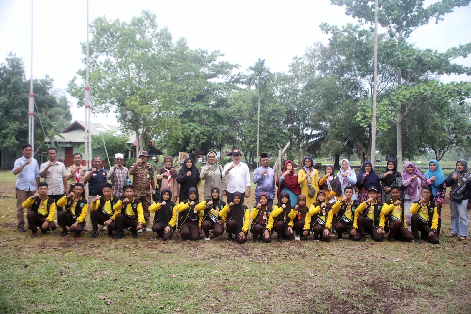 Bupati Lepas Kontingen Kwarcab Pramuka Meranti Menuju Jambore Nasional XI tahun 2022 