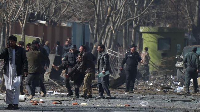 Bom Bunuh Diri di Dekat Akmil Afghanistan Tewaskan 6 Orang