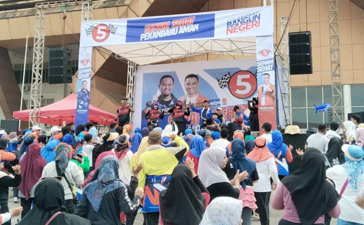 Ribuan Warga Ikuti Senam Sehat Pekanbaru AMAn Bareng Agung Nugroho