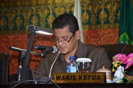 Andi Rachman Lamban, Untuk Kedua Kalinya Pengesahan RAPBD Riau 2017 Ditunda