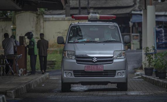 Pasien Covid Meninggal di Taksi Usai Ditolak 10 Rumah Sakit