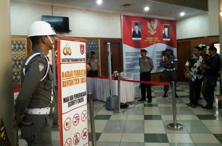 Sidang Paripurna Istimewa, Pintu Masuk DPRD Riau Dilengkapi Metal Detactor