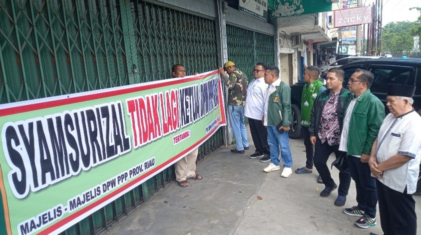 Kantor PPP Riau Disegel Sejumlah Pengurus dan Tokoh Senior