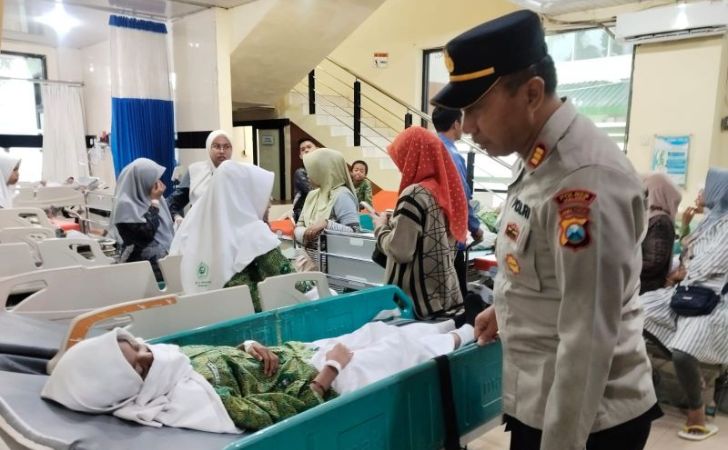 Puluhan Siswa Dan Guru Diduga Keracunan MBG Di Malang